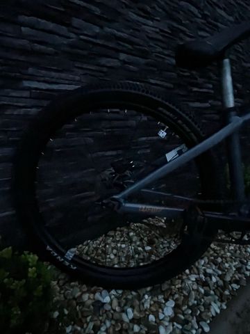 Brugt Kellys WHIP 30, DJ GRAPHITE 2026 2026 Mountainbike — billede 12 af 23
