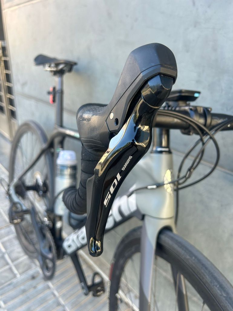 Gebrauchtes Bianchi Oltre XR3 105/ULT 2024 Road & Gravel, Hellgrau — Bild 2 von 9