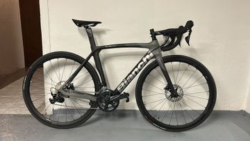 Gebrauchtes Bianchi Oltre XR3 105/ULT 2024 Road & Gravel, Hellgrau — Bild 1 von 9