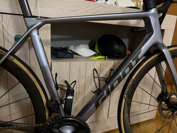 Używany Giant TCR Advanced 0 2025 2025 Road & Gravel — zdjęcie 2 z 9