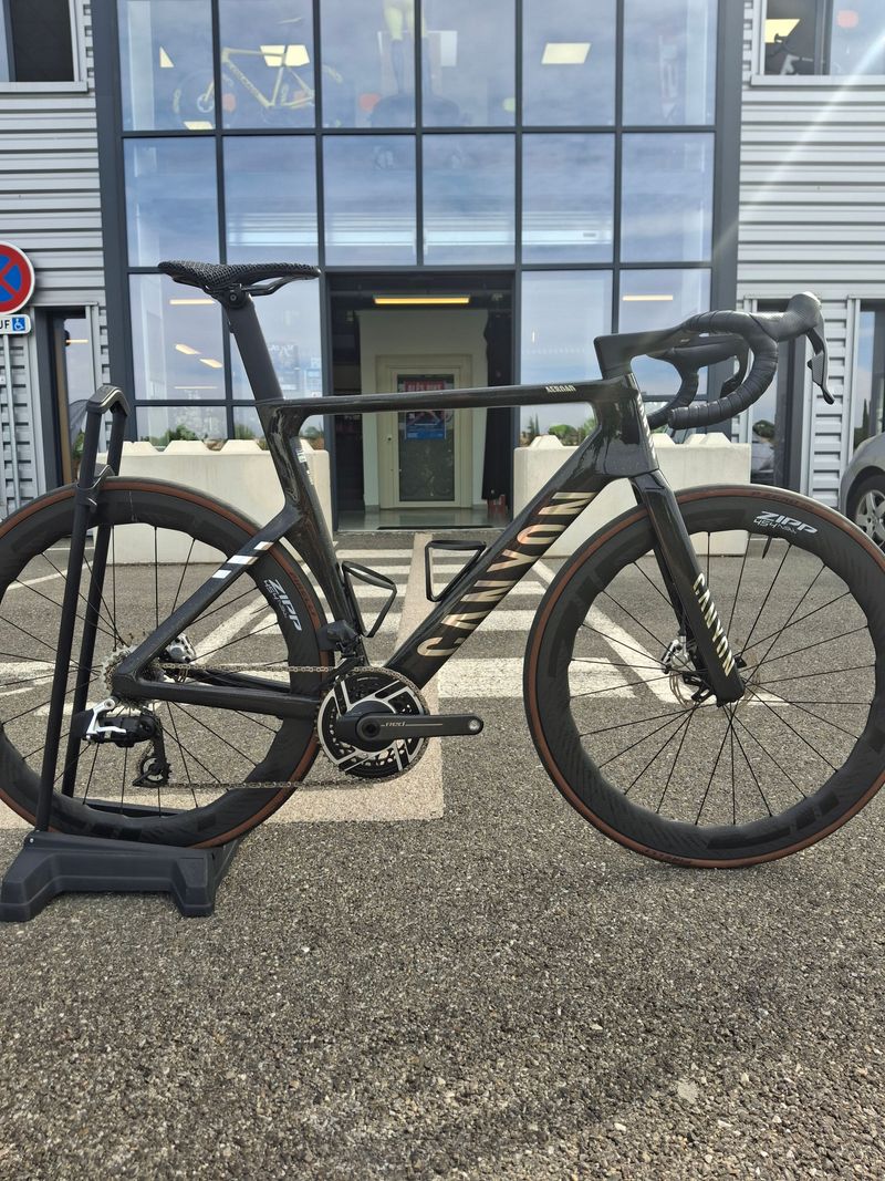 Used Canyon Aeroad CFR AXS 2025 2025 Road & Gravel