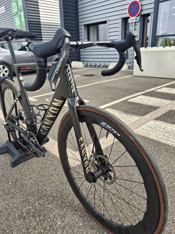 Gebrauchtes Canyon Aeroad CFR AXS 2025 2025 Road & Gravel, Schwarz — Bild 2 von 4