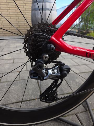 Used Canyon Aeroad Shimano Ultegra Di2 2018 Road & Gravel, Red — image 3 of 11