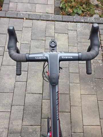 Used Canyon Aeroad Shimano Ultegra Di2 2018 Road & Gravel, Red — image 7 of 11