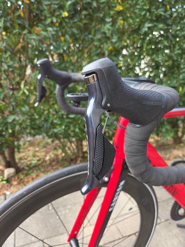 Used Canyon Aeroad Shimano Ultegra Di2 2018 Road & Gravel, Red — image 6 of 11
