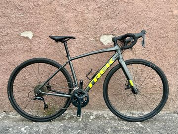 Gebrauchtes Trek Domane AL 3 Disc 2022 2022 Road & Gravel, Schwarz — Bild 1 von 4