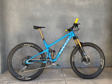 Used Pivot SWITCHBLADE Pro X01 2023 2023 Mountainbike, Blue, 29 — image 1 of 9