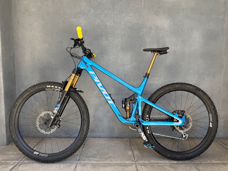 Used Pivot SWITCHBLADE Pro X01 2023 2023 Mountainbike, Blue, 29 — image 2 of 9