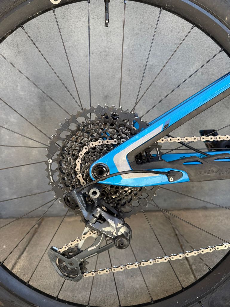 Used Pivot SWITCHBLADE Pro X01 2023 2023 Mountainbike, Blue, 29 — image 3 of 9
