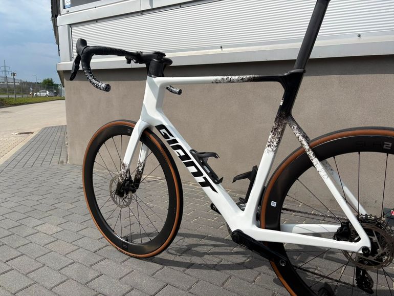 Gebrauchtes Giant Propel Advanced 1 2024 roz. L 2024 Road & Gravel, Weiß — Bild 18 von 20