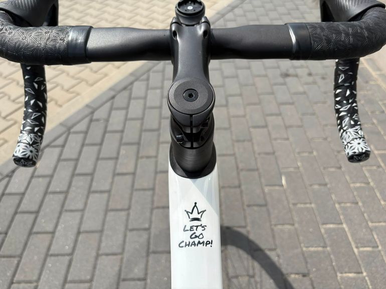 Gebrauchtes Giant Propel Advanced 1 2024 roz. L 2024 Road & Gravel, Weiß — Bild 15 von 20