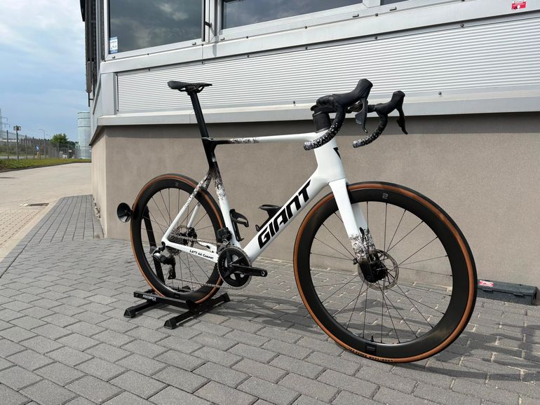 Gebrauchtes Giant Propel Advanced 1 2024 roz. L 2024 Road & Gravel, Weiß — Bild 4 von 20