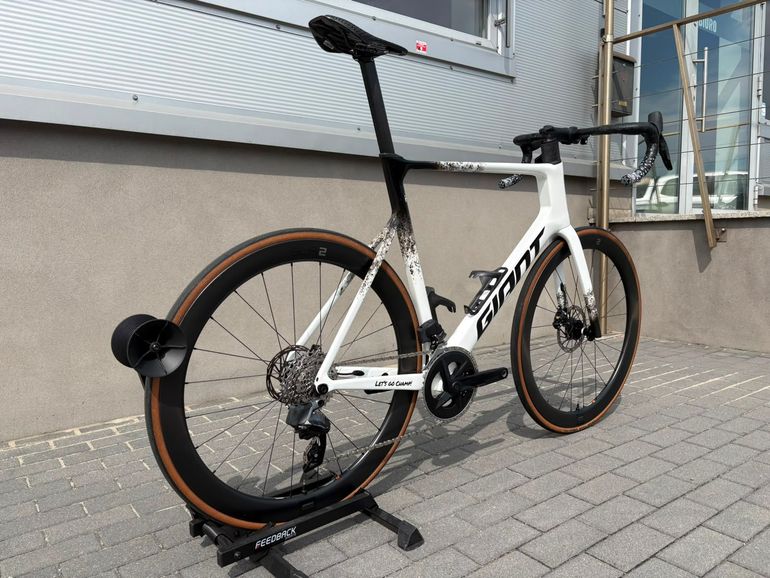 Gebrauchtes Giant Propel Advanced 1 2024 roz. L 2024 Road & Gravel, Weiß — Bild 2 von 20