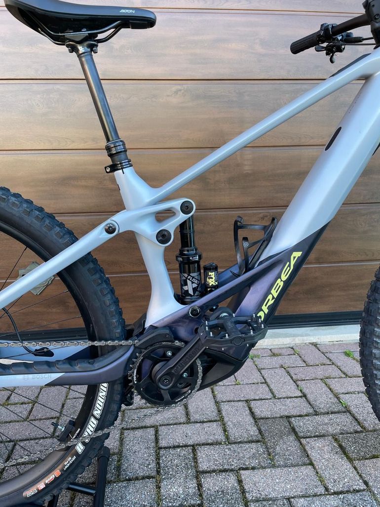 Gebrauchtes Orbea WILD M10 2024 2024 Mountainbike, Hellgrau, 29 — Bild 5 von 10