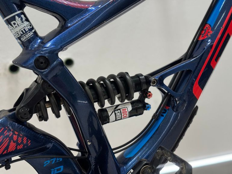 Used GT Fury Expert 27, 5” 2017 Mountainbike, Blue — image 7 of 9