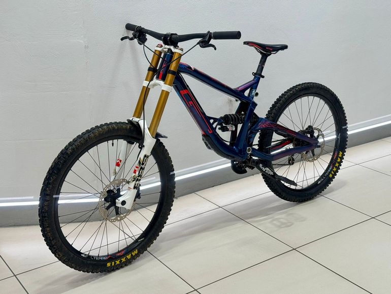 Used GT Fury Expert 27, 5” 2017 Mountainbike, Blue — image 2 of 9