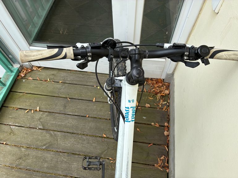 Used Giant Revel 0 2011 2011 Mountainbike, White, 26 — image 2 of 5
