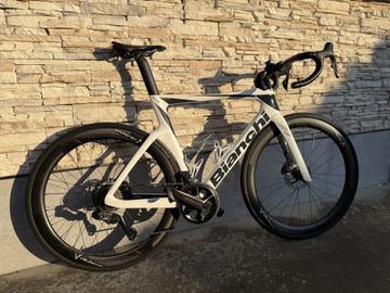 Brugt Bianchi Oltre Comp Ultegra Di2 2024 2024 Road & Gravel — billede 1 af 4