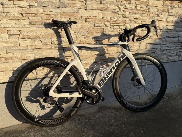 Brugt Bianchi Oltre Comp Ultegra Di2 2024 2024 Road & Gravel — billede 1 af 4