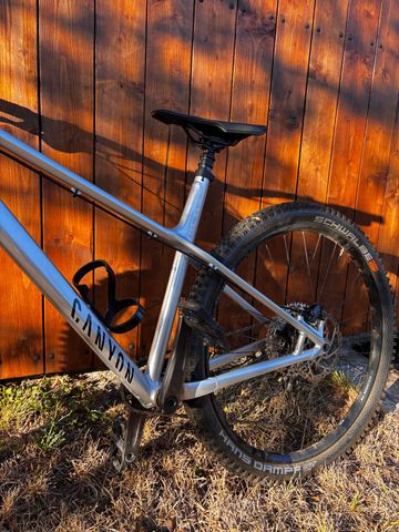 Used Canyon Stoic 4 2024 2024 Mountainbike, Light Gray, 27.5, 29 — image 2 of 16