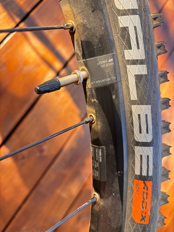 Used Canyon Stoic 4 2024 2024 Mountainbike, Light Gray, 27.5, 29 — image 12 of 16