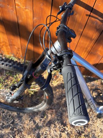 Used Canyon Stoic 4 2024 2024 Mountainbike, Light Gray, 27.5, 29 — image 8 of 16