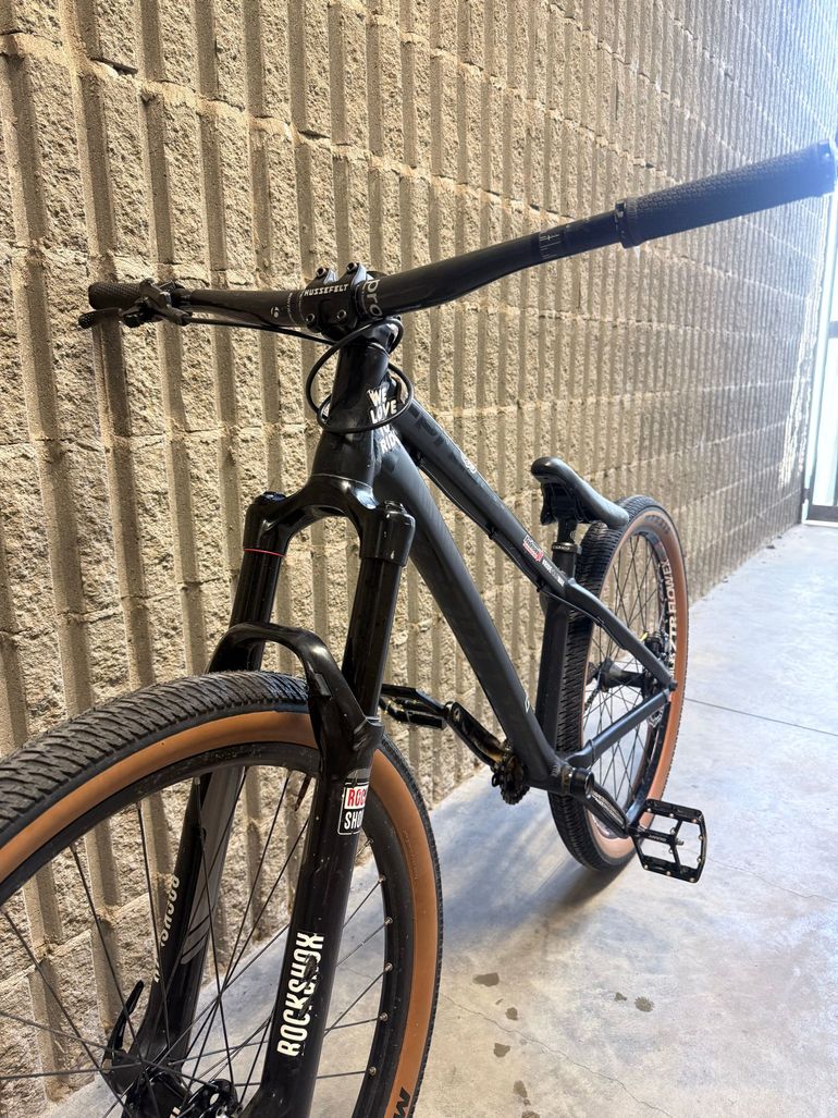 Used Dartmoor Two6Player Pump 2021 2021 Mountainbike, Black, 26 — image 8 of 8