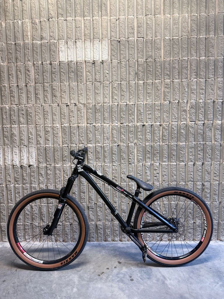 Used Dartmoor Two6Player Pump 2021 2021 Mountainbike, Black, 26 — image 2 of 8