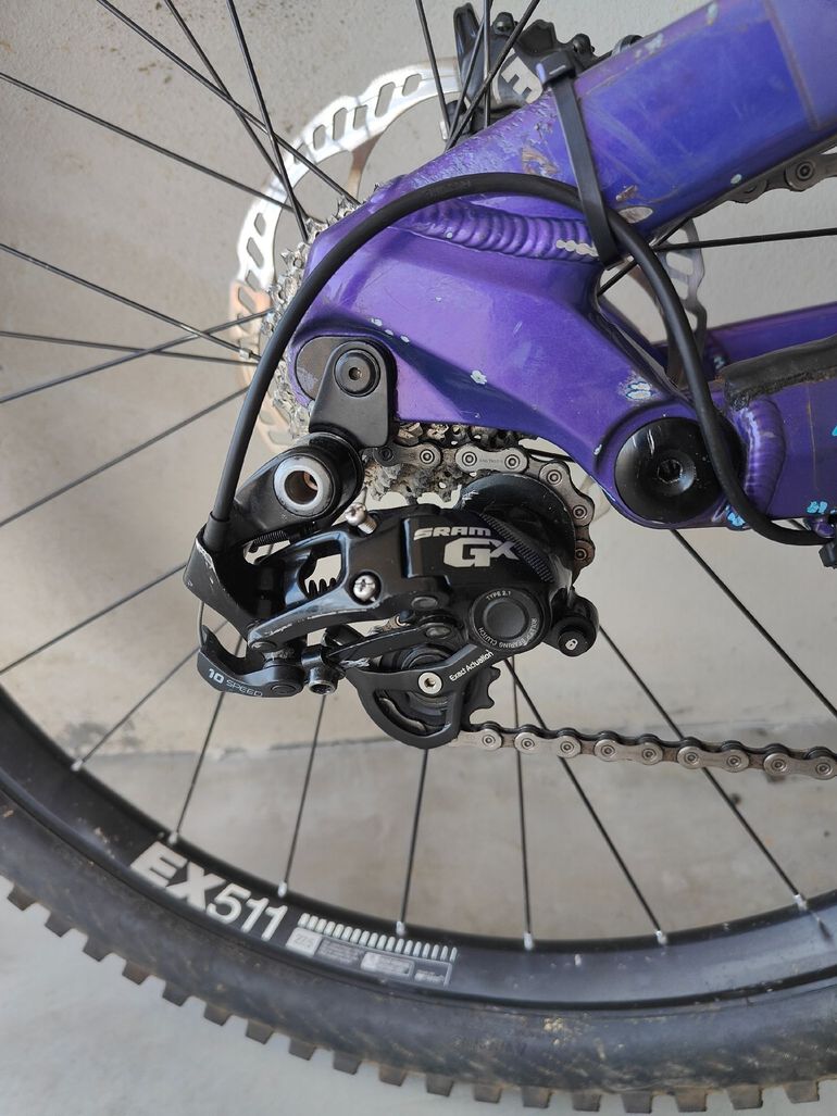 Used GT Fury Expert 2022 2022 Mountainbike, Purple, 27.5 — image 4 of 8
