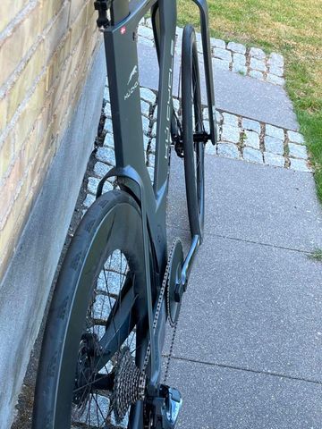KU cycle Custom SRAM Force eTap AXS 2022 Road & Gravel d'occasion — image 4 sur 10