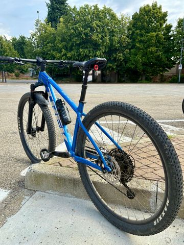 Trek X-Caliber 9 2023 2023 Mountainbike d'occasion — image 3 sur 4