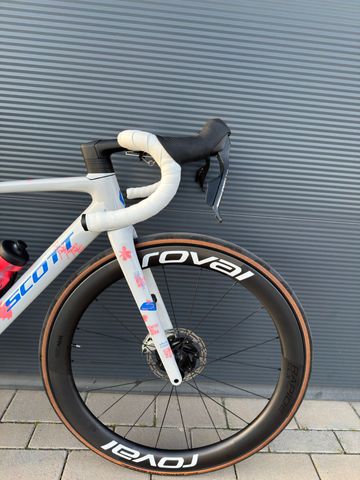 Scott Addict RC SRAM Red eTap AXS 2026 Road & Gravel d'occasion — image 2 sur 7