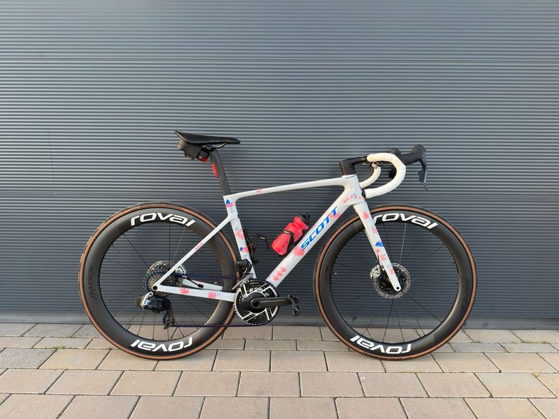 Scott Addict RC SRAM Red eTap AXS 2026 Road & Gravel d'occasion