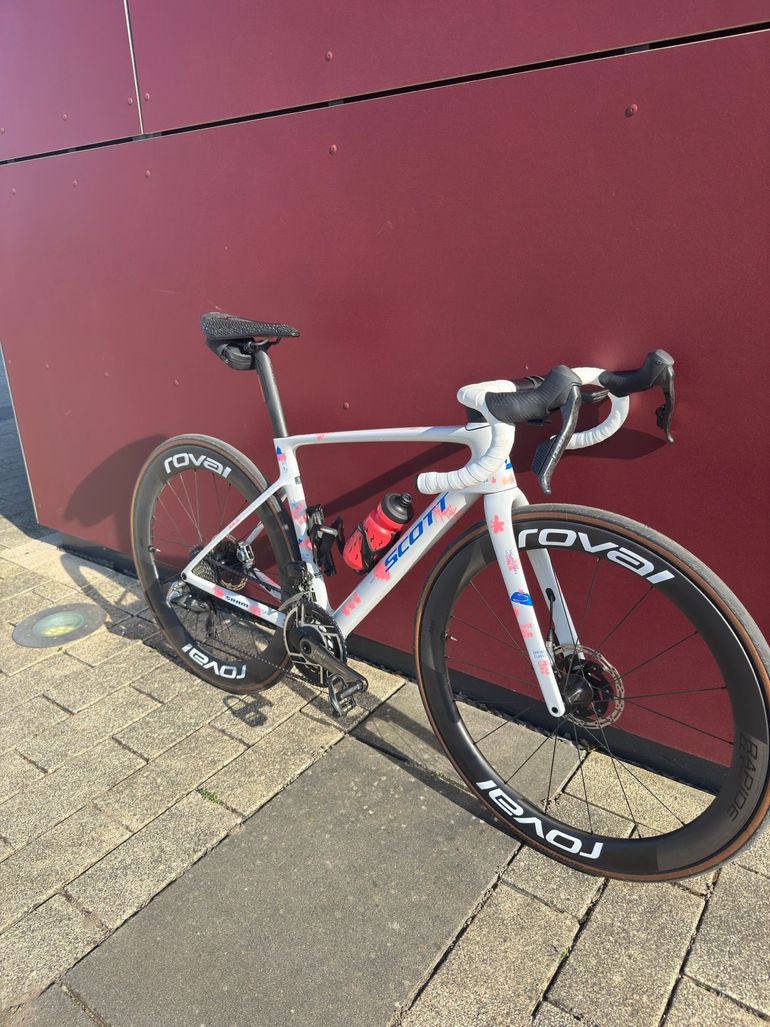 Scott Addict RC SRAM Red eTap AXS 2026 Road & Gravel d'occasion — image 6 sur 7