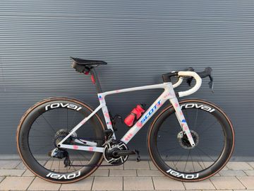 Scott Addict RC SRAM Red eTap AXS 2026 Road & Gravel d'occasion — image 4 sur 7
