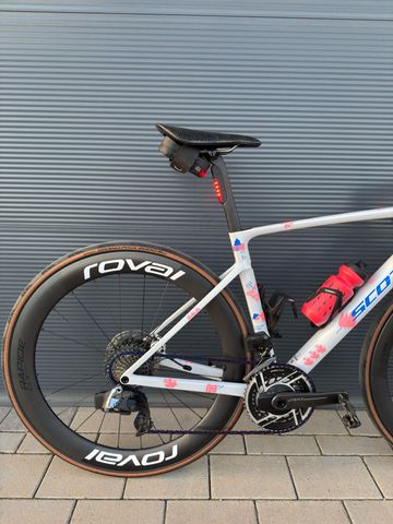 Scott Addict RC SRAM Red eTap AXS 2026 Road & Gravel d'occasion — image 3 sur 7