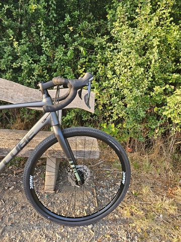 CUBE Nuroad Shimano Tiagra 2023 Road & Gravel usato, Grigio chiaro — immagine 7 di 10