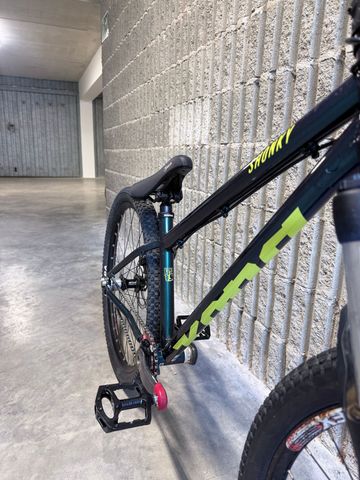 Kona Shonky 2021 2021 Mountainbike usato, Verde — immagine 4 di 7