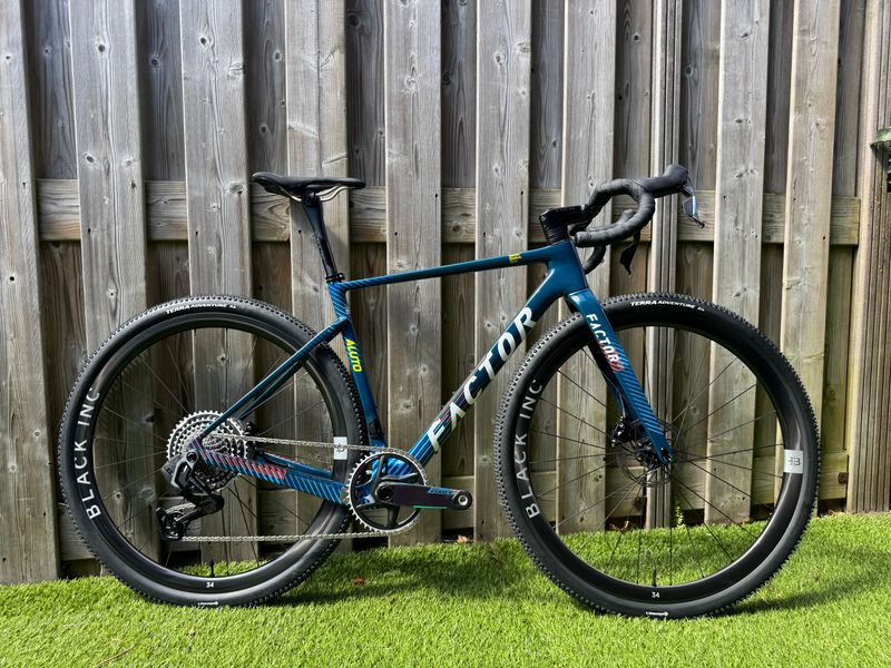 Gebrauchtes Factor ALUTO - SRAM FORCE XPLR w/ Power Meter 2026 2026 Road & Gravel
