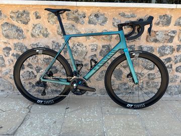 Brugt Canyon Ultimate CF SLX 8 Di2 2024 2024 Road & Gravel — billede 1 af 12