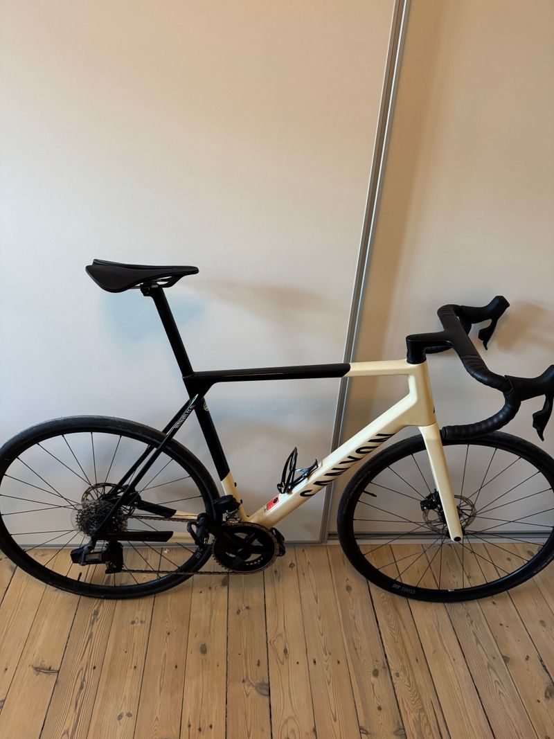Używany Canyon Ultimate CF SL 7 AXS 2025 2025 Road & Gravel