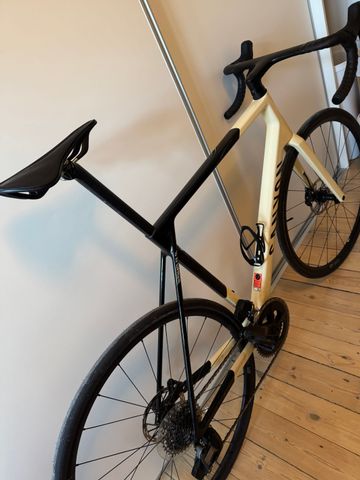 Canyon Ultimate CF SL 7 AXS 2025 2025 Road & Gravel usato, Bianco — immagine 2 di 5