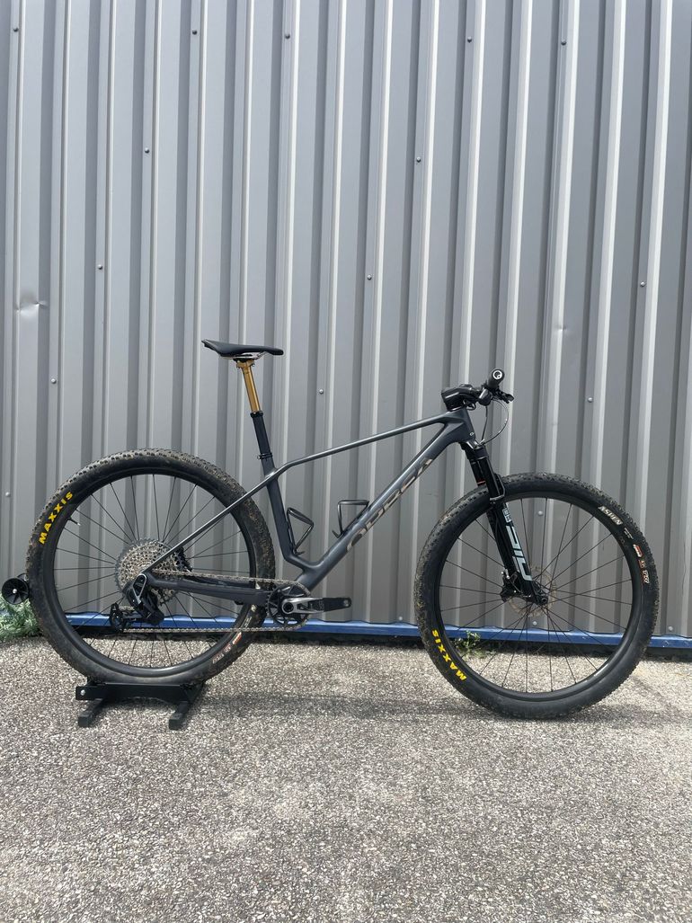 ORBEA ALMA M-TEAM AXS 2026
