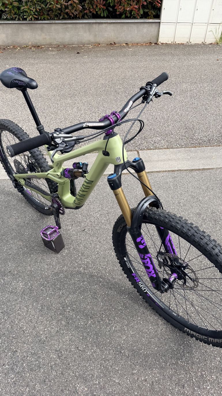 Použité Canyon Torque 29 CF 9 2023 2023 Mountainbike — obrázek 3 z 4