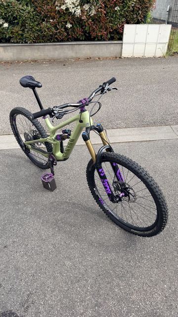 Použité Canyon Torque 29 CF 9 2023 2023 Mountainbike — obrázek 2 z 4