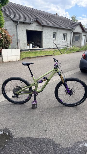 Použité Canyon Torque 29 CF 9 2023 2023 Mountainbike — obrázek 1 z 4