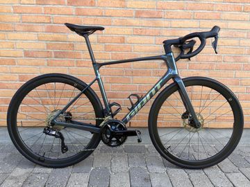 Used Giant Defy Advanced 2 2026 2026 Road & Gravel, Blue — image 1 of 8