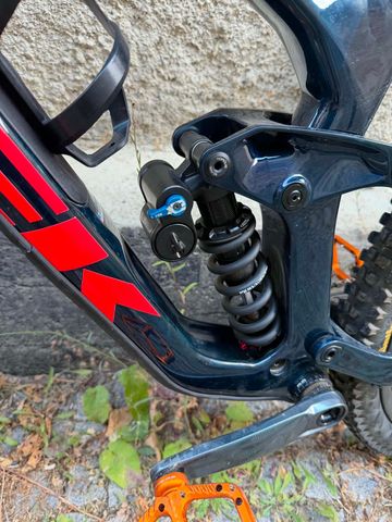 Brugt Trek Slash 9.8 XT Gen 5 2023 2023 Mountainbike — billede 3 af 6