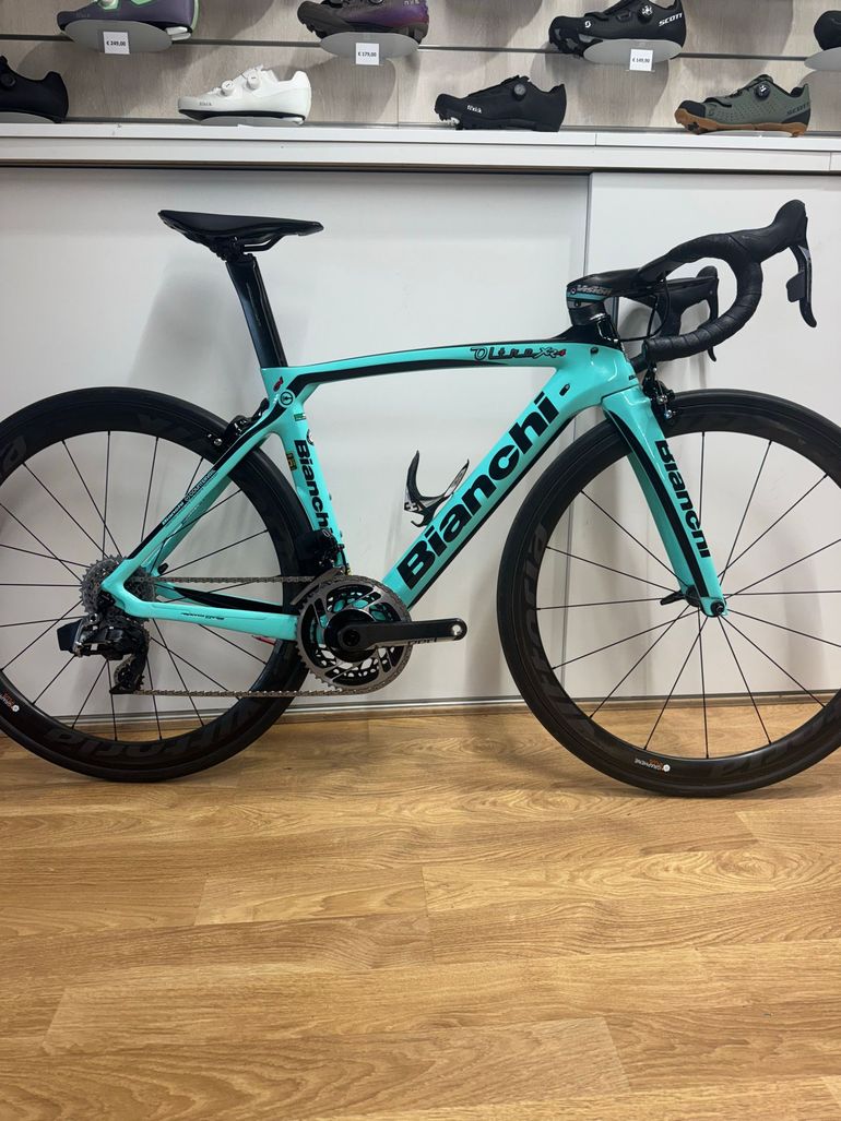 Bianchi Oltre XR4 Red eTap 2018