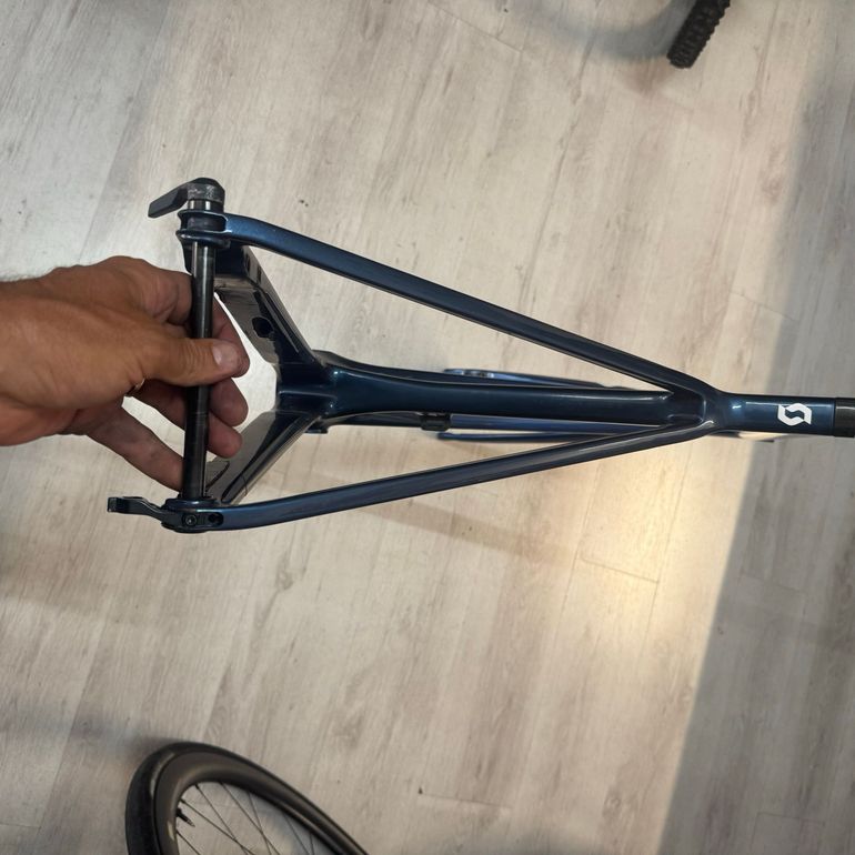 Scott Addict 30 2023 Frameset 2023 Road & Gravel usato, Blu — immagine 6 di 11